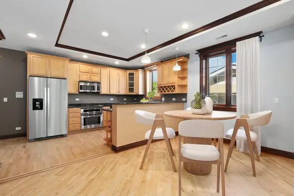 2049 W Morse AVE #3, Chicago, IL 60645