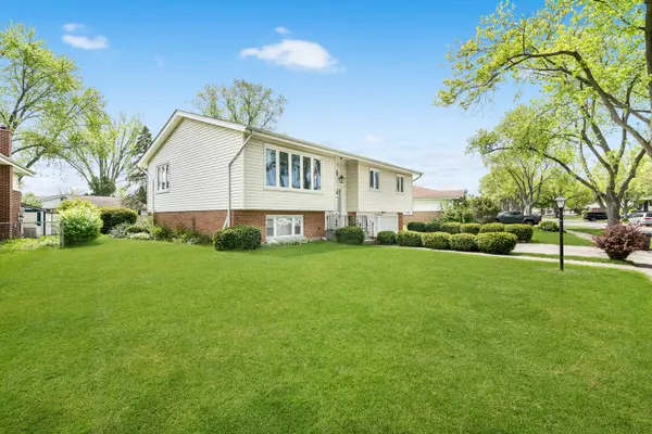 773 Madelyn DR, Des Plaines, IL 60016