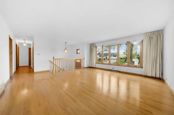 773 Madelyn DR, Des Plaines, IL 60016