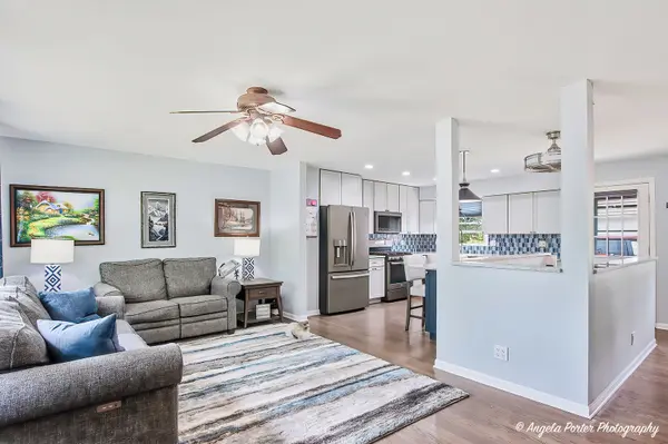 348 W. Oriole TRL, Cary, IL 60013