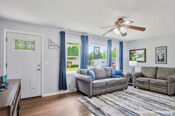 348 W. Oriole TRL, Cary, IL 60013