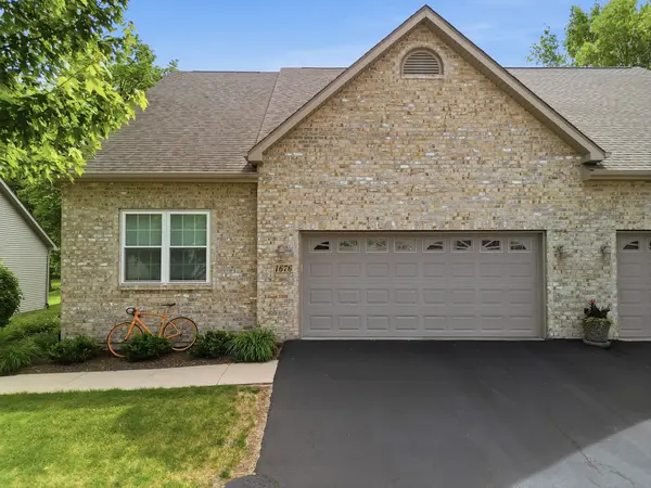 1676 Overlook DR, Dixon, IL 61021