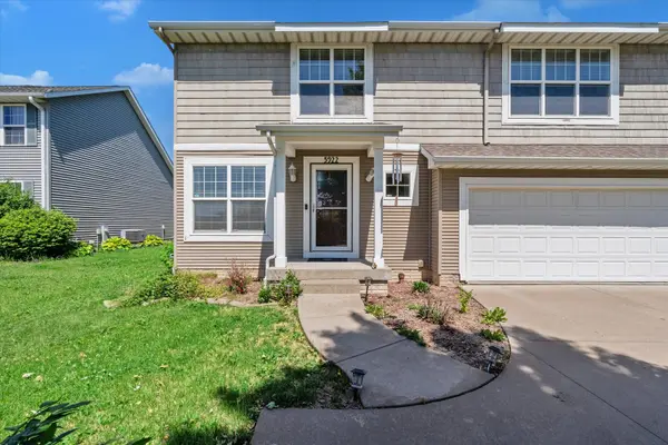5922 VALLEY DR, Bettendorf, IA 52722