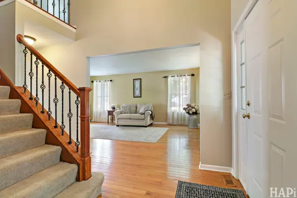 1090 WINDING GLEN CT, Carol Stream, IL 60188