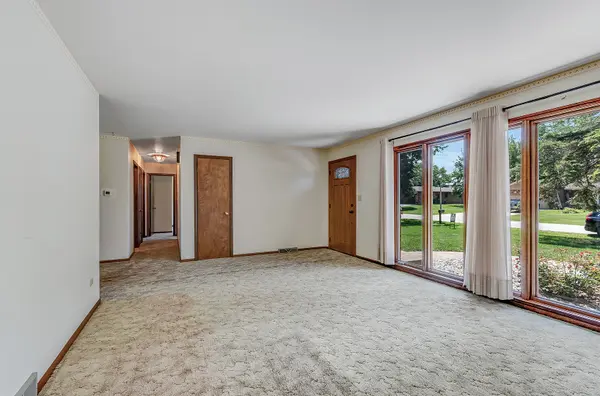 1008 Lark LN, Shorewood, IL 60404