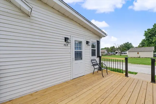 305 S 1st ST, Tolono, IL 61880