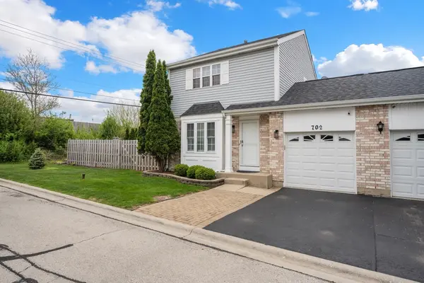 702 Windsor LN, Romeoville, IL 60446