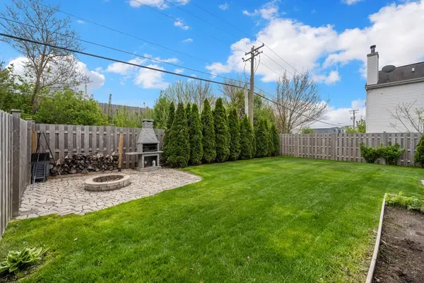702 Windsor LN, Romeoville, IL 60446