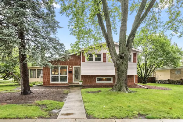 517 W North ST, Itasca, IL 60143
