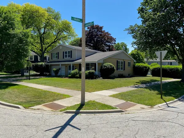 1502 S Harvard AVE, Arlington Heights, IL 60005