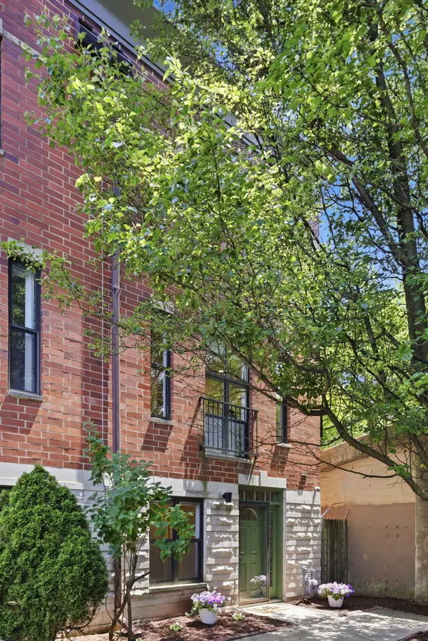 1816 N Spaulding AVE #1, Chicago, IL 60647