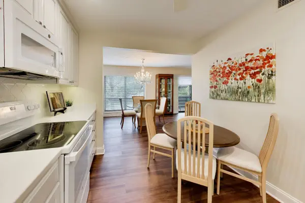 1066 Shermer RD #20, Northbrook, IL 60062