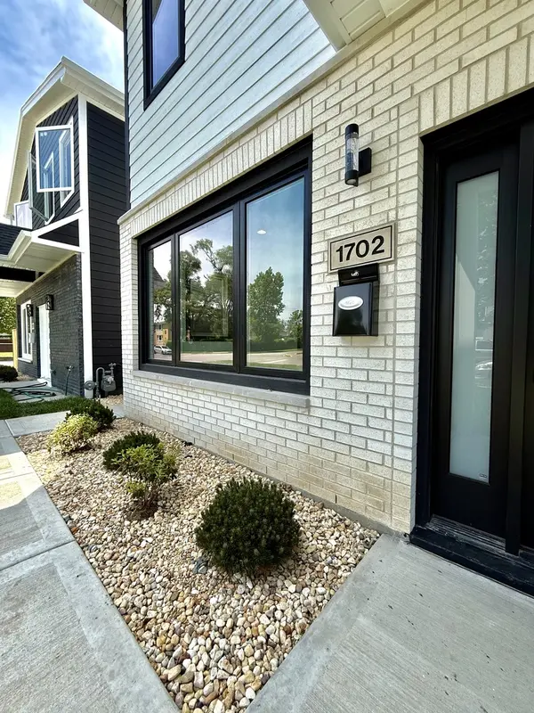 1702 N 40th AVE, Stone Park, IL 60165