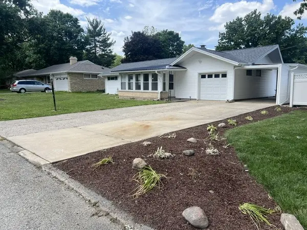405 Dodson DR E, Urbana, IL 61802