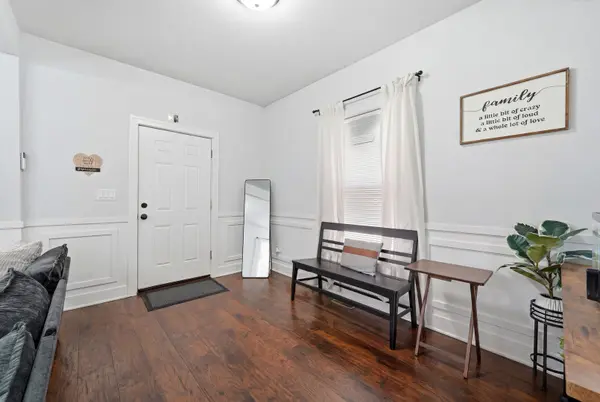 945 N Lawler AVE, Chicago, IL 60651