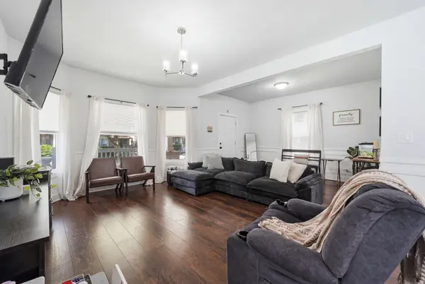 945 N Lawler AVE, Chicago, IL 60651