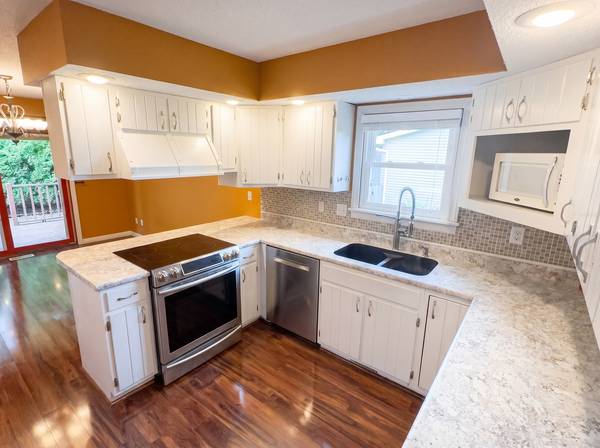 1901 Summit DR SE, Urbana, IL 61802