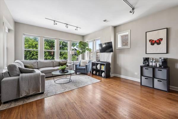 2114 N Spaulding AVE #2, Chicago, IL 60647