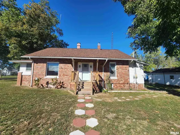 202 N VICTOR ST, Christopher, IL 62822