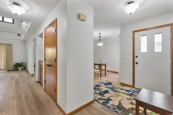 4554 Bunker Hill DR, Bettendorf, IA 52722