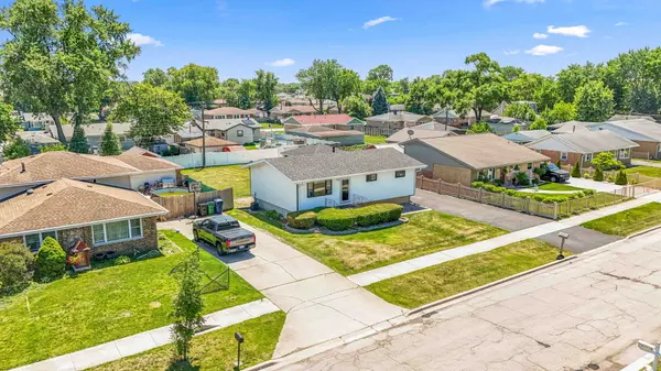 7717 W 81st ST, Bridgeview, IL 60455