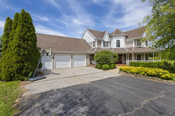 1848 E Offner RD, Beecher, IL 60401