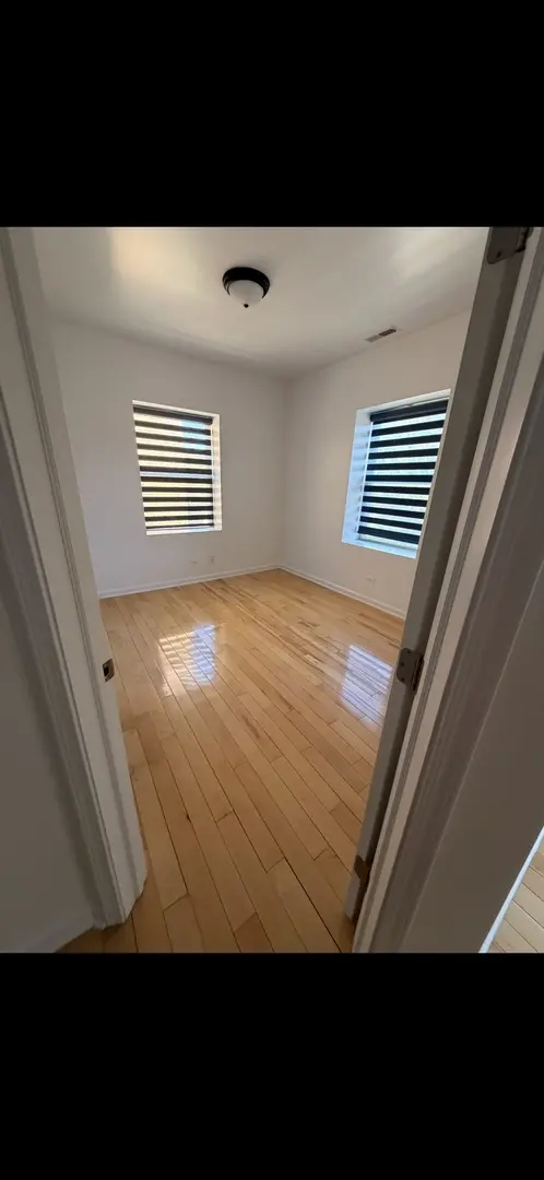 4944 N KIMBALL AVE #3E, Chicago, IL 60625