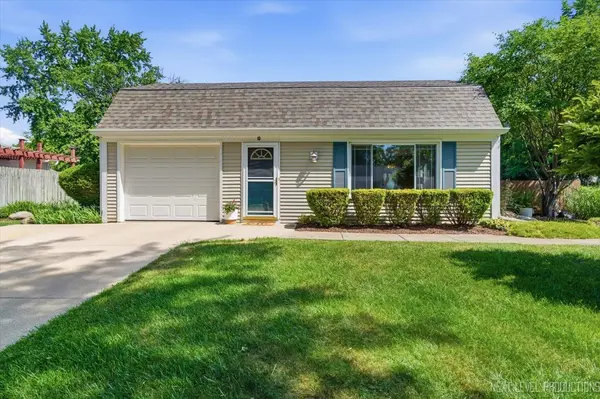 10 Shermead RD, Montgomery, IL 60538