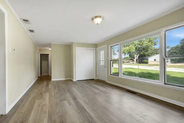 111 Shabbona DR, Park Forest, IL 60466