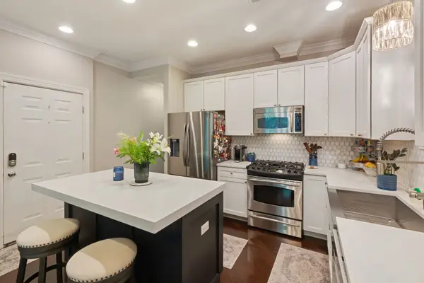 3238 N Kenmore AVE #2, Chicago, IL 60657