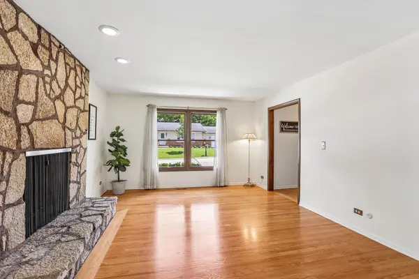 500 W Saint Charles RD, Lombard, IL 60148