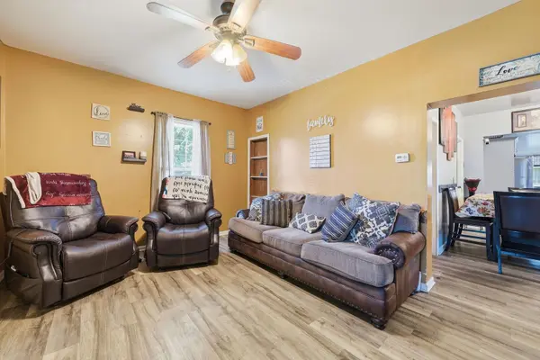 441 N Highland AVE, Aurora, IL 60506
