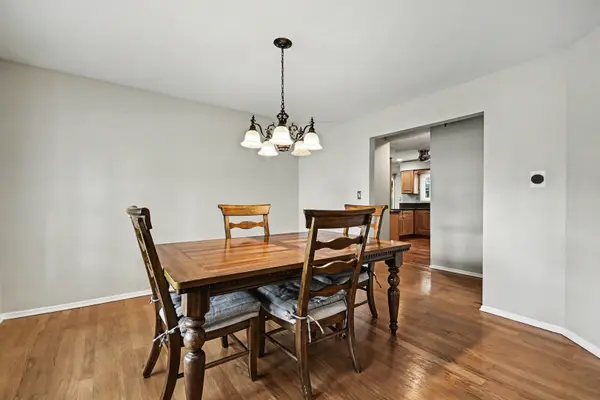 724 Warwick LN, Lake Zurich, IL 60047