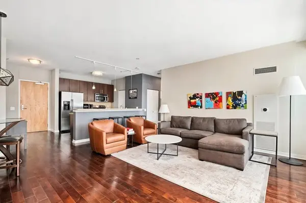 757 N Orleans ST #1412, Chicago, IL 60654