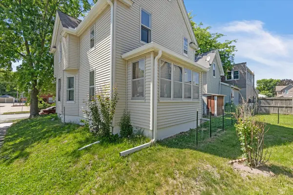 1730 10th ST, Moline, IL 61265