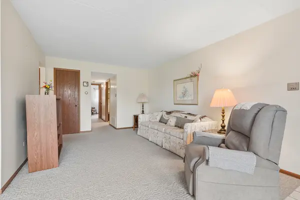 8826 W 140th ST #206, Orland Park, IL 60462