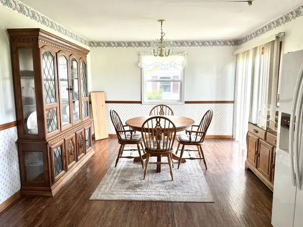 408 Princeton DR, North Aurora, IL 60542
