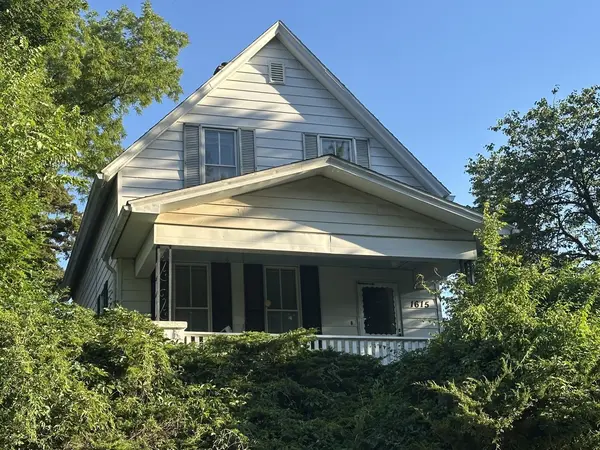 1615 W 15th ST, Davenport, IA 52804