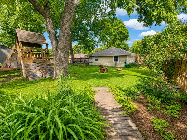 321 Ingleside AVE, Aurora, IL 60506
