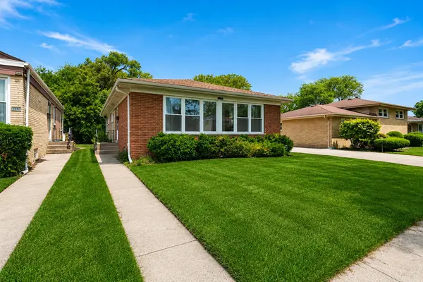 5512 Warren ST, Morton Grove, IL 60053