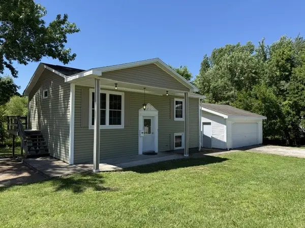 303 Prentice ST, Carterville, IL 62918