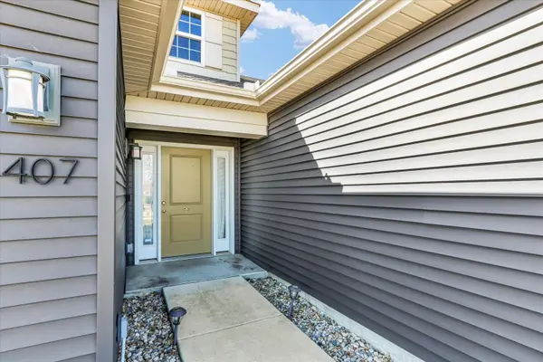 407 Bardeen LN, Champaign, IL 61822