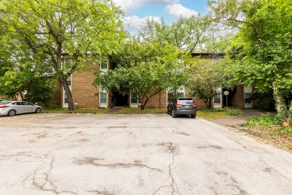 5537 E Lake DR #B, Lisle, IL 60532