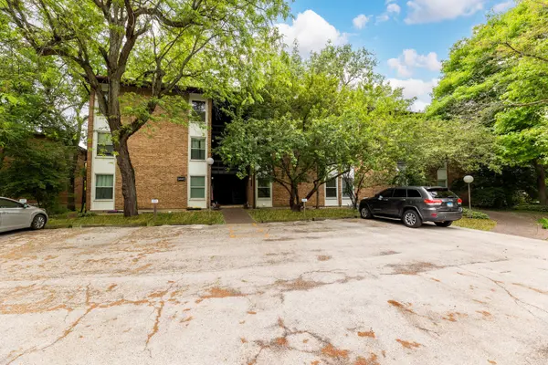 5537 E Lake DR #B, Lisle, IL 60532