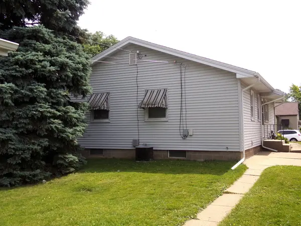 2224 15 1/2 ST, Rock Island, IL 61201