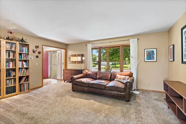 924 S Locust ST, Sycamore, IL 60178