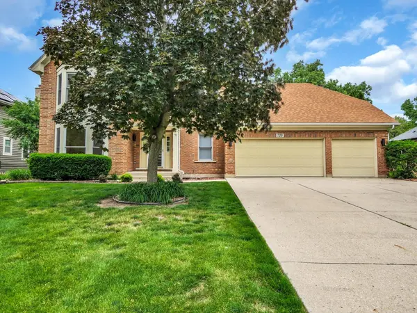 720 Olive Pkwy, Bartlett, IL 60103