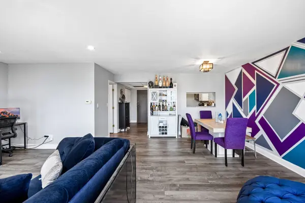 414 Clinton PL #502, River Forest, IL 60305