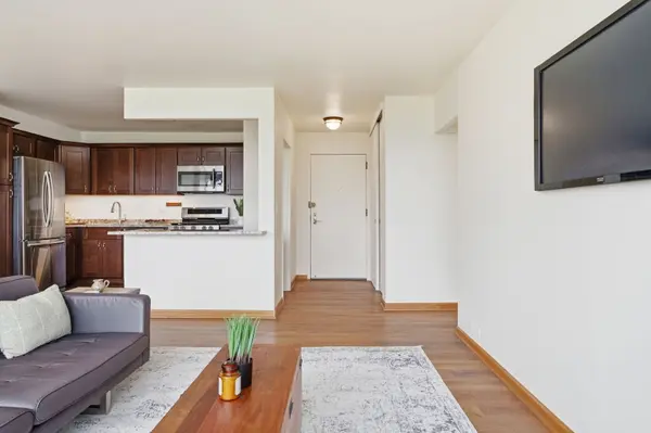 2800 N Lake Shore DR #1504, Chicago, IL 60657