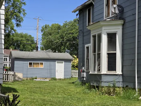 411 Grant PL, Aurora, IL 60505